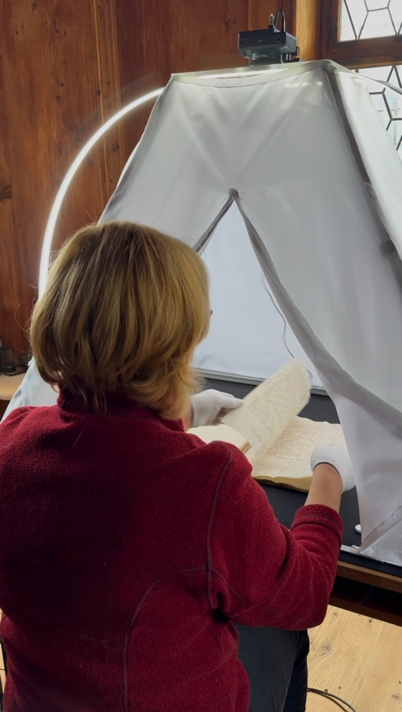 Digitalisierung von historischen Büchern des Schlossarchives